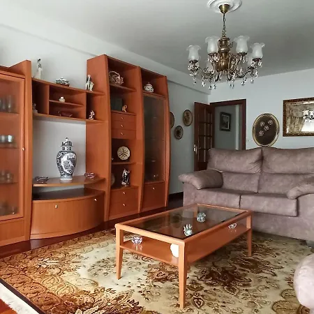 Piso Amplio Y Centrico En Mugardos