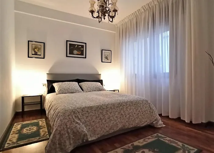 Piso Amplio Y Centrico En *