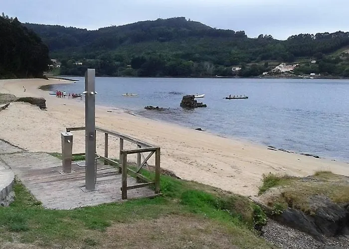 Piso Amplio Y Centrico En Mugardos