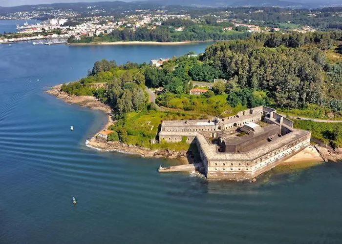 Piso Amplio Y Centrico En Mugardos